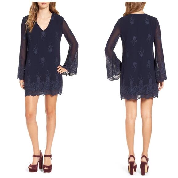 WAYF Women's Halifax Blue Embroidered V-Neck Long‎ Bell Sleeves Size Large - Picture 1 of 6